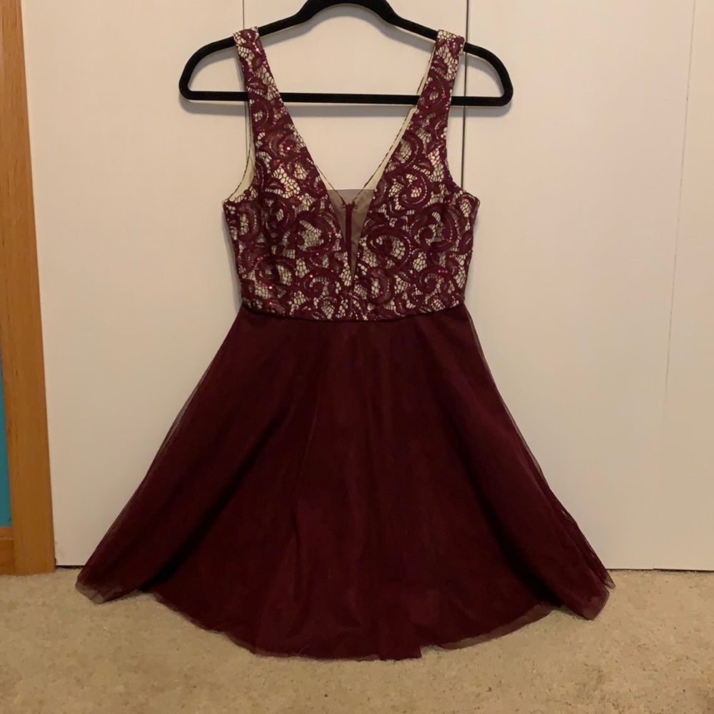 Maroon/burgundy colored dress only worn once